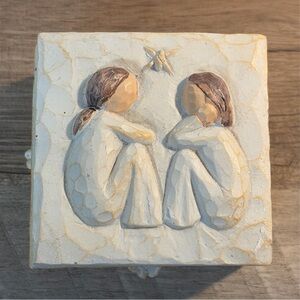 2003 Willow Tree Friendship Keepsake Trinket Box